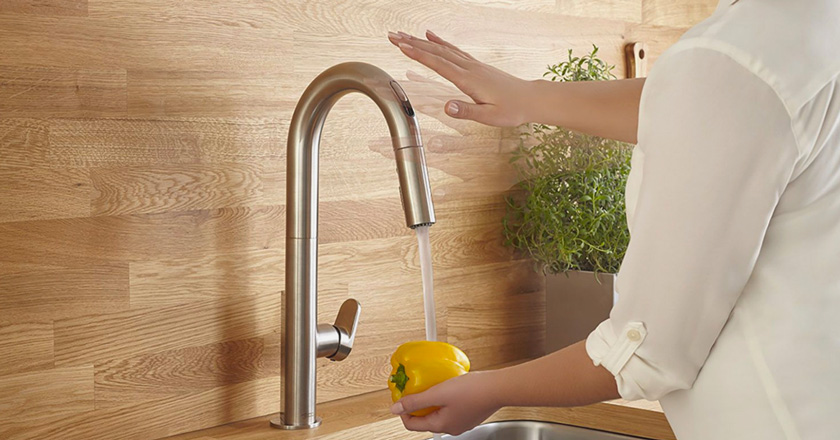 3 Reasons To Install A Touchless Faucet